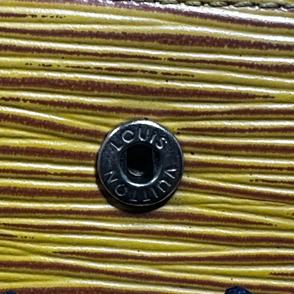 Louis Vuitton Authentic Vintage Yellow Purple Epi 6-Key Holder - Picture 5 of 16